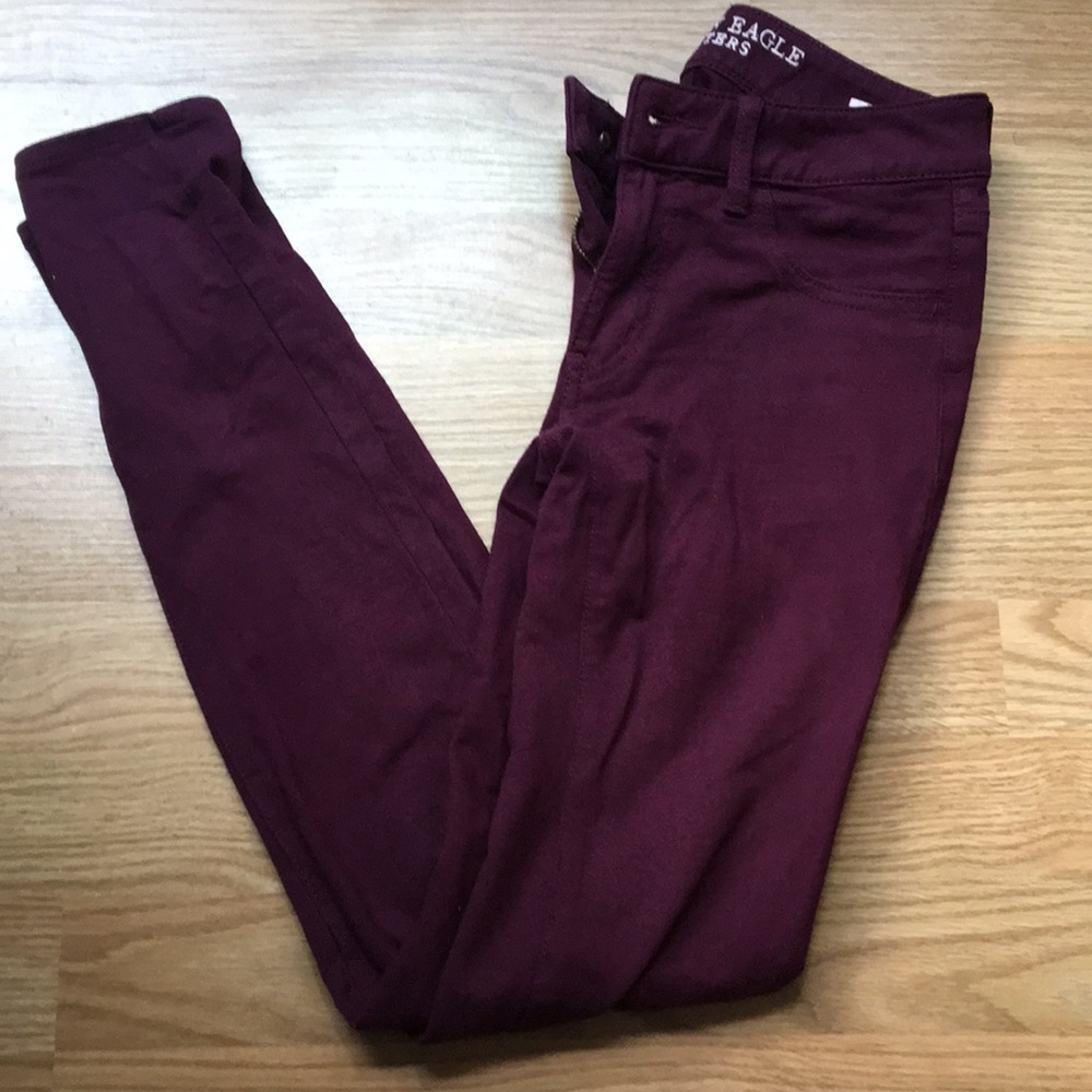 ❌ SOLD ❌ American Eagle Maroon Jegging Pants